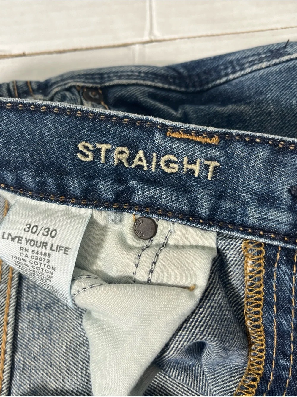 American Eagle Outfitters Men's Blue Straight-Leg Jeans